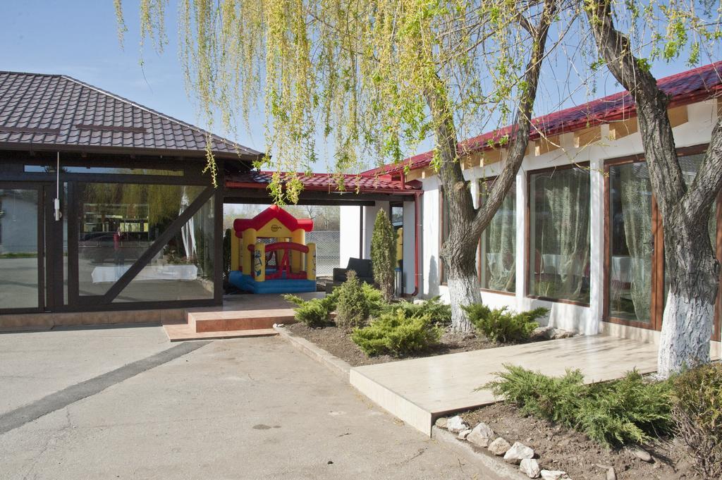 Pension Club Montana 캄피나 외부 사진